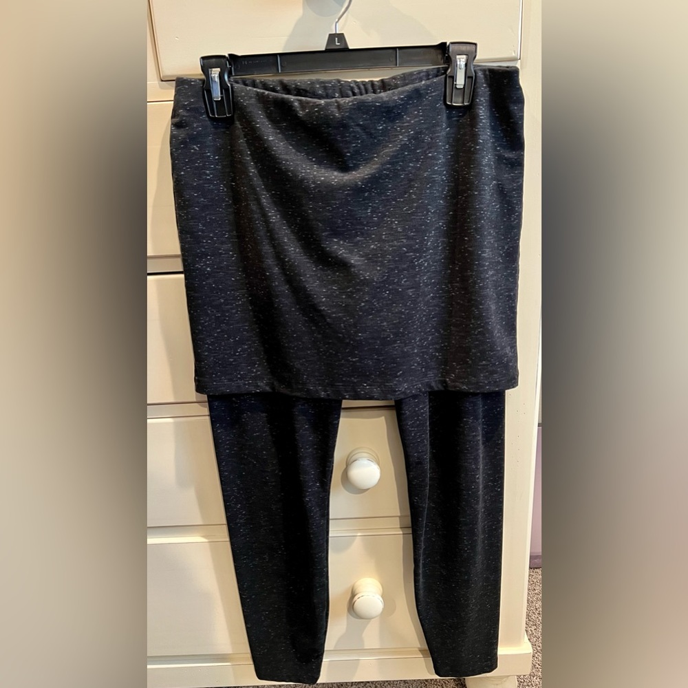 Cabi Black Grey Speckled Splattered Skirted Leggings Pants Womens